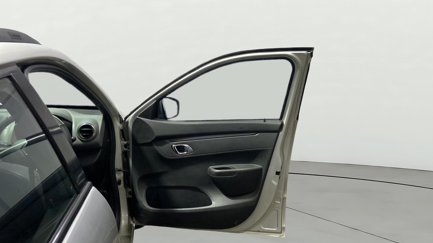 2018 Renault Kwid RXT 1.0 AMT (O), Petrol, Automatic, 46,840 km, RHS Front Door