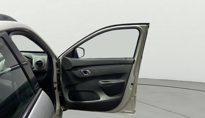 2018 Renault Kwid RXT 1.0 AMT (O), Petrol, Automatic, 46,840 km, RHS Front Door