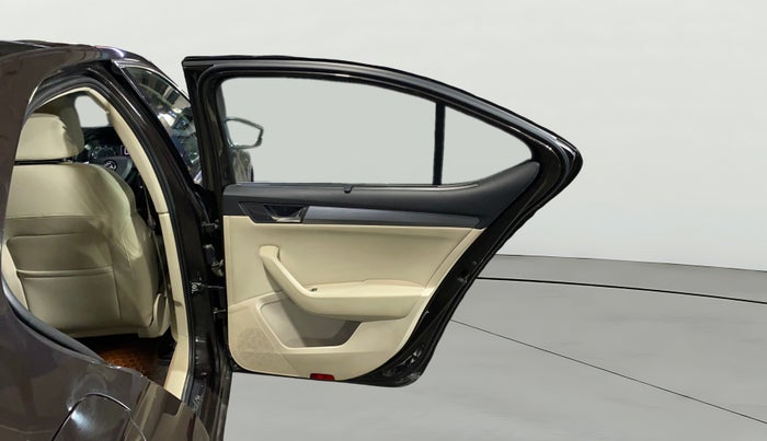 2019 Skoda Superb STYLE 1.8 TSI AT, Petrol, Automatic, 23,235 km, RHS Rear Door