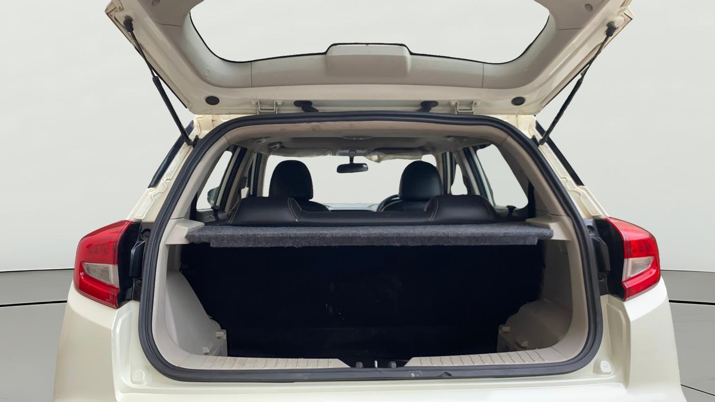 2022 Mahindra XUV300 W6 1.5 Sunroof Diesel, Diesel, Manual, 73,576 km, Boot Open Zoomed View
