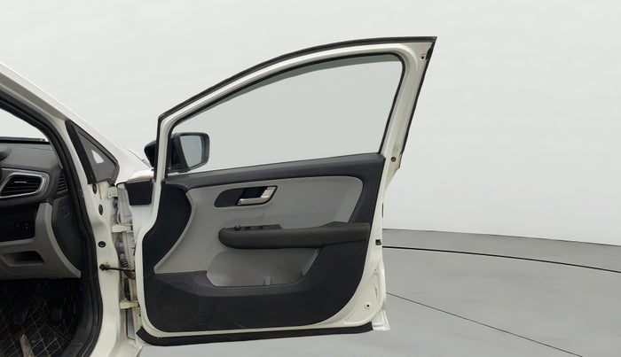 2021 Tata ALTROZ XZ PETROL, Petrol, Manual, 38,054 km, RHS Front Door