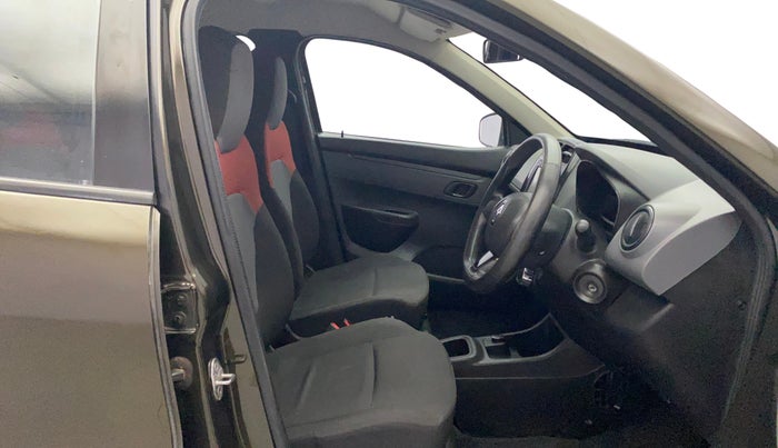 2017 Renault Kwid RXT 1.0 AMT, Petrol, Automatic, 39,400 km, Right Side Front Door Cabin