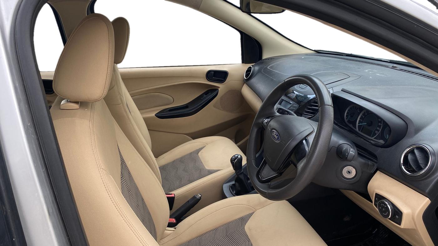 2017 Ford Figo Aspire TITANIUM 1.2 PETROL, Petrol, Manual, 67,333 km, Right Side Front Door Cabin