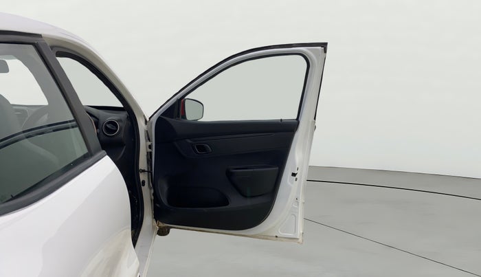 2017 Renault Kwid 1.0 RXT 02 Anniversary Edition, Petrol, Manual, 37,810 km, RHS Front Door