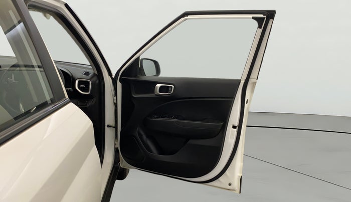 2020 Hyundai VENUE SX 1.0 TURBO, Petrol, Manual, 26,532 km, RHS Front Door