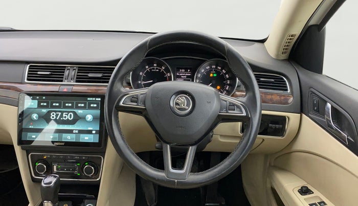 2014 Skoda Superb ELEGANCE 1.8 TSI AT, Petrol, Automatic, 64,620 km, Steering Wheel Close Up