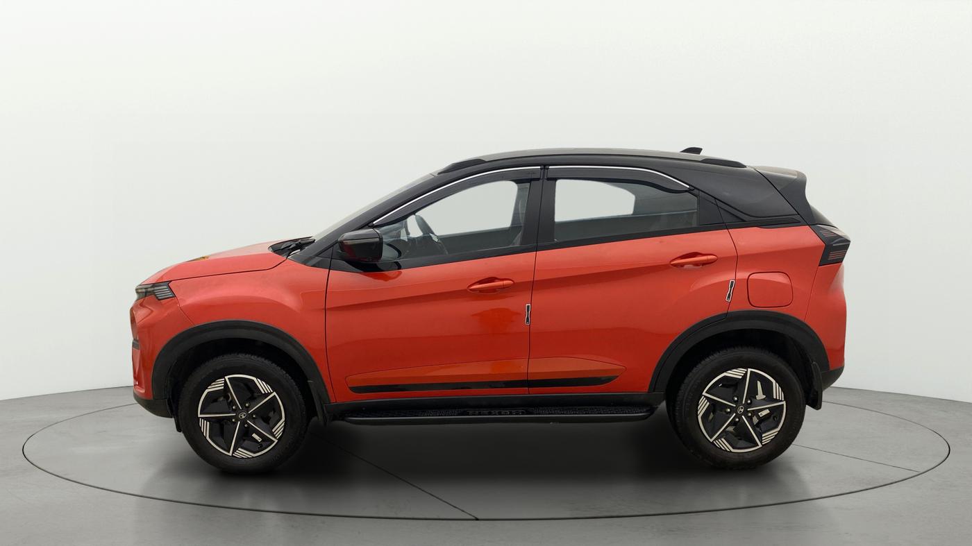 2024 Tata NEXON FEARLESS SUNROOF DUAL TONE 1.2 PETROL, Petrol, Manual, 5,972 km, Left Side