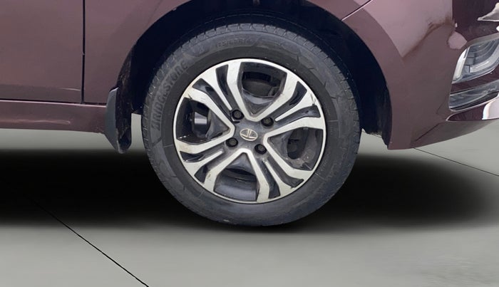 2022 Tata TIGOR XZ PLUS CNG, CNG, Manual, 1,28,878 km, Right Front Wheel