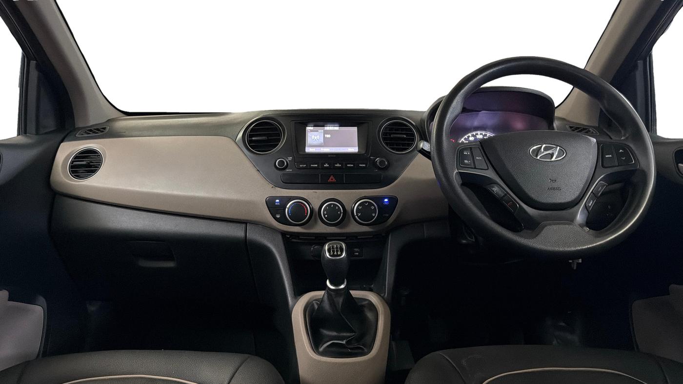 2018 Hyundai Grand i10 SPORTZ 1.2 KAPPA VTVT, Petrol, Manual, 93,659 km, Dashboard
