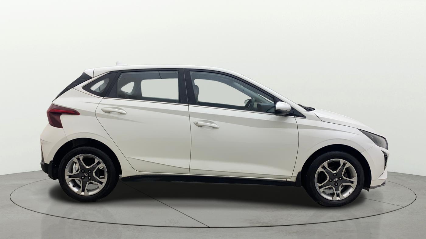 2023 Hyundai NEW I20 SPORTZ 1.2 MT, Petrol, Manual, 26,355 km, Right Side View