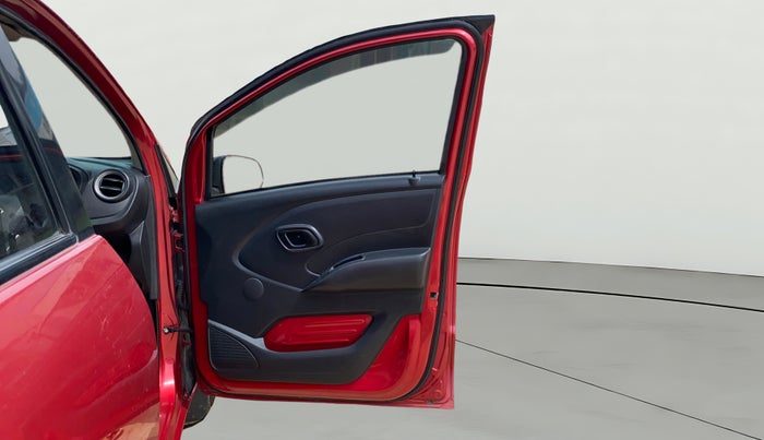 2017 Datsun Redi Go T (O), Petrol, Manual, 49,543 km, RHS Front Door