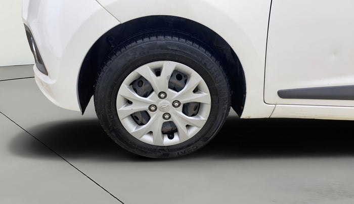 2016 Hyundai Grand i10 SPORTZ 1.2 KAPPA VTVT, CNG, Manual, 68,269 km, Left Front Wheel