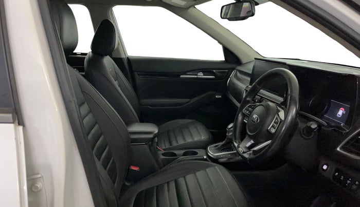 2020 KIA SELTOS GTX PLUS AT 1.5 DIESEL, Diesel, Automatic, 75,342 km, Right Side Front Door Cabin