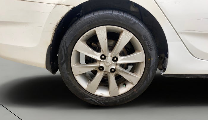 2012 Hyundai Verna FLUIDIC 1.6 CRDI SX, Diesel, Manual, 1,11,454 km, Right Rear Wheel