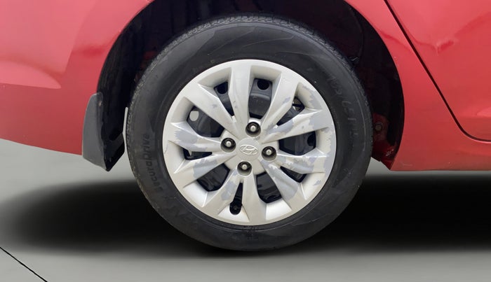 2017 Hyundai Verna 1.6 EX PETROL, Petrol, Manual, 42,658 km, Right Rear Wheel