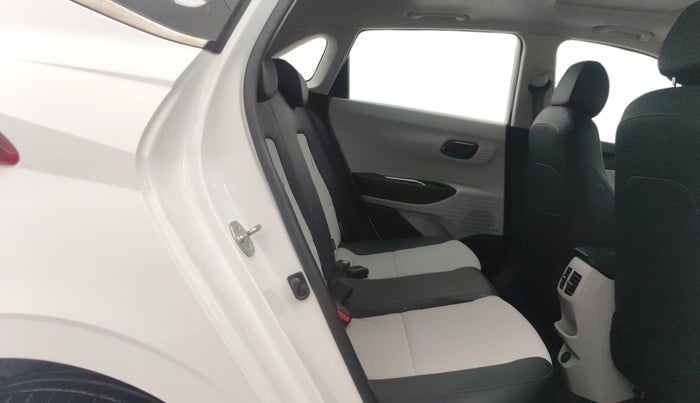 2024 Hyundai NEW I20 ASTA (O) 1.2 IVT, Petrol, Automatic, 9,274 km, Right Side Rear Door Cabin