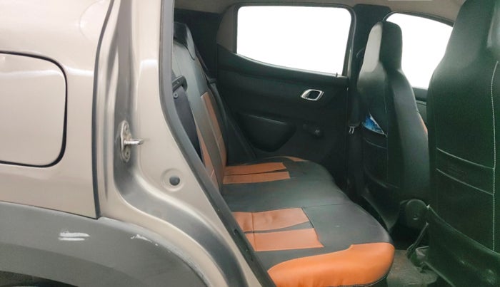 2019 Renault Kwid RXT 1.0 (O), Petrol, Manual, 89,702 km, Right Side Rear Door Cabin