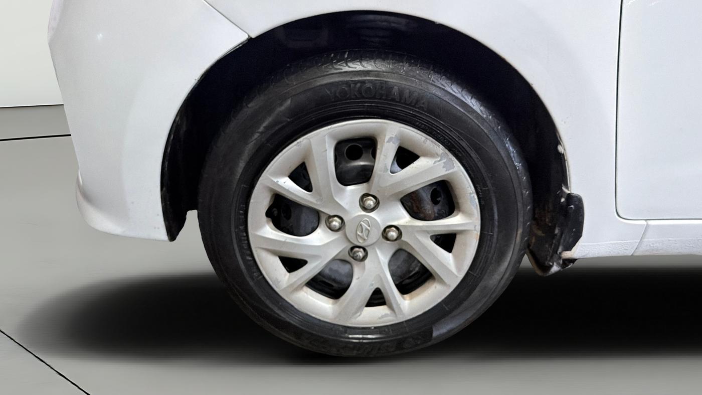 2017 Hyundai Grand i10 MAGNA 1.2 KAPPA VTVT, Petrol, Manual, 1,00,541 km, Left Front Wheel
