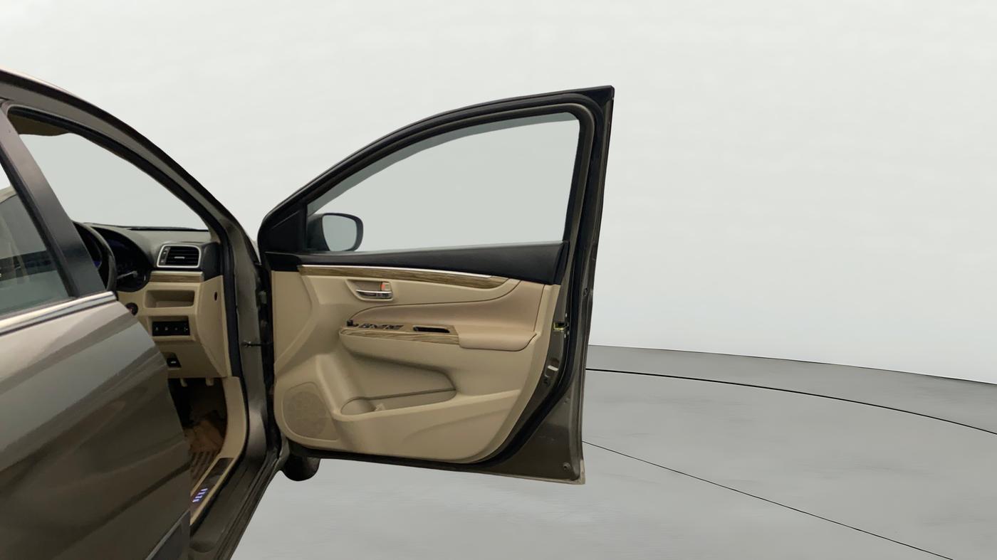 2021 Maruti Ciaz ALPHA  AT 1.5 SHVS PETROL, Petrol, Automatic, 1,43,468 km, RHS Front Door