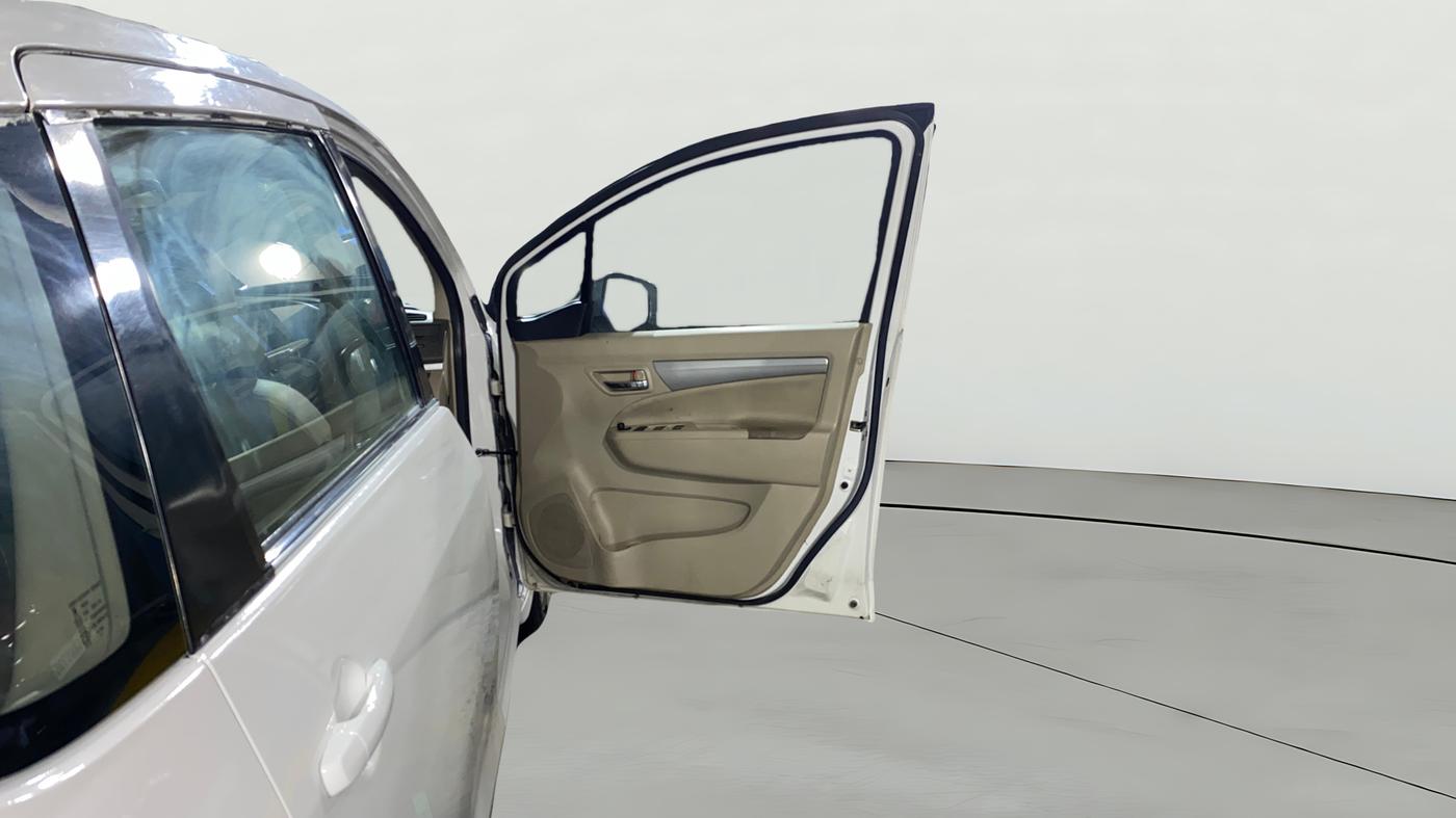 2017 Maruti Ertiga VXI, Petrol, Manual, 74,306 km, RHS Front Door