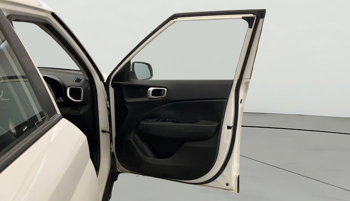 2021 Hyundai VENUE S+ 1.2, Petrol, Manual, 67,701 km, RHS Front Door