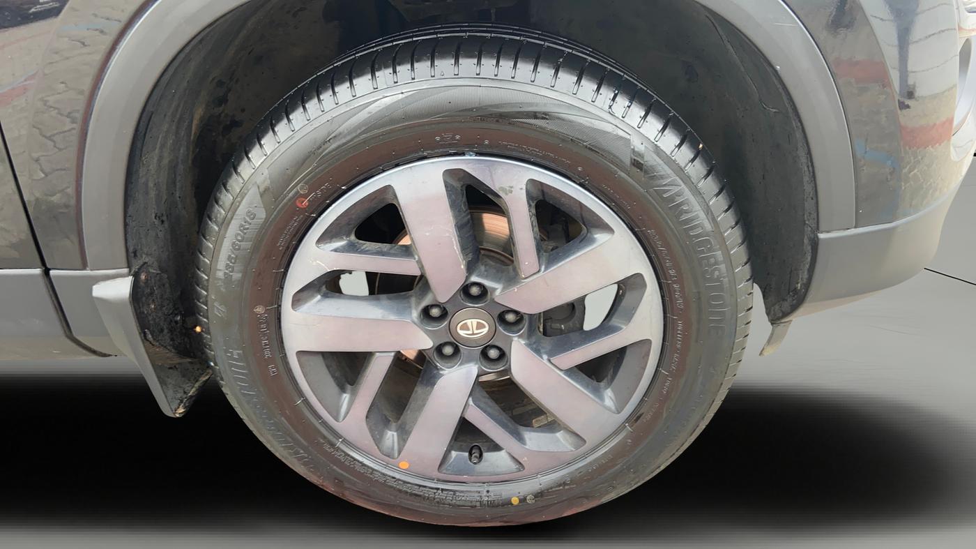 2022 Tata Harrier XZ PLUS 2.0L DARK EDITION, Diesel, Manual, 78,744 km, Right Front Wheel
