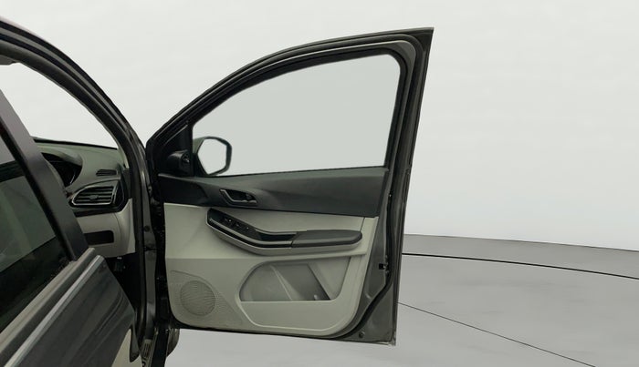 2024 Tata Tiago XT (O) PETROL, Petrol, Manual, 7,625 km, RHS Front Door