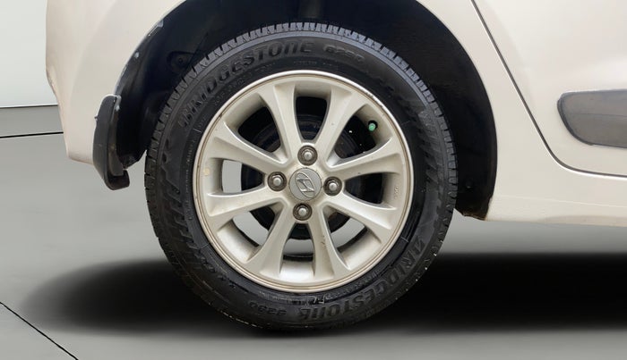 2014 Hyundai Grand i10 ASTA AT 1.2 KAPPA VTVT, Petrol, Automatic, 44,084 km, Right Rear Wheel