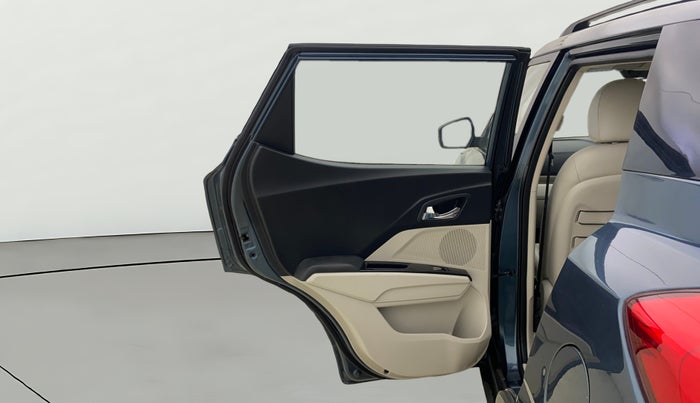 2021 Mahindra XUV300 W8 (O) 1.2 PETROL AMT, Petrol, Automatic, 78,608 km, LHS Rear Door