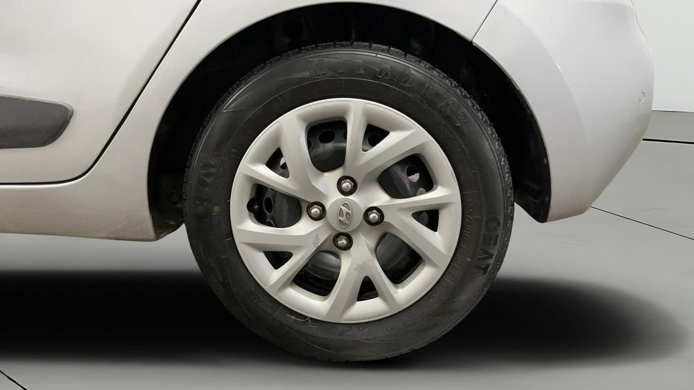 2019 Hyundai Grand i10 SPORTZ 1.2 KAPPA VTVT, CNG, Manual, 87,752 km, Left Rear Wheel