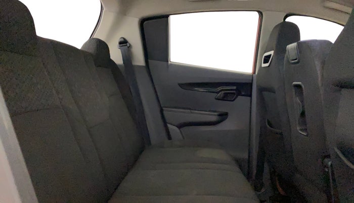 2018 Mahindra KUV 100 NXT K4+ P 6 STR, Petrol, Manual, 68,156 km, Right Side Rear Door Cabin