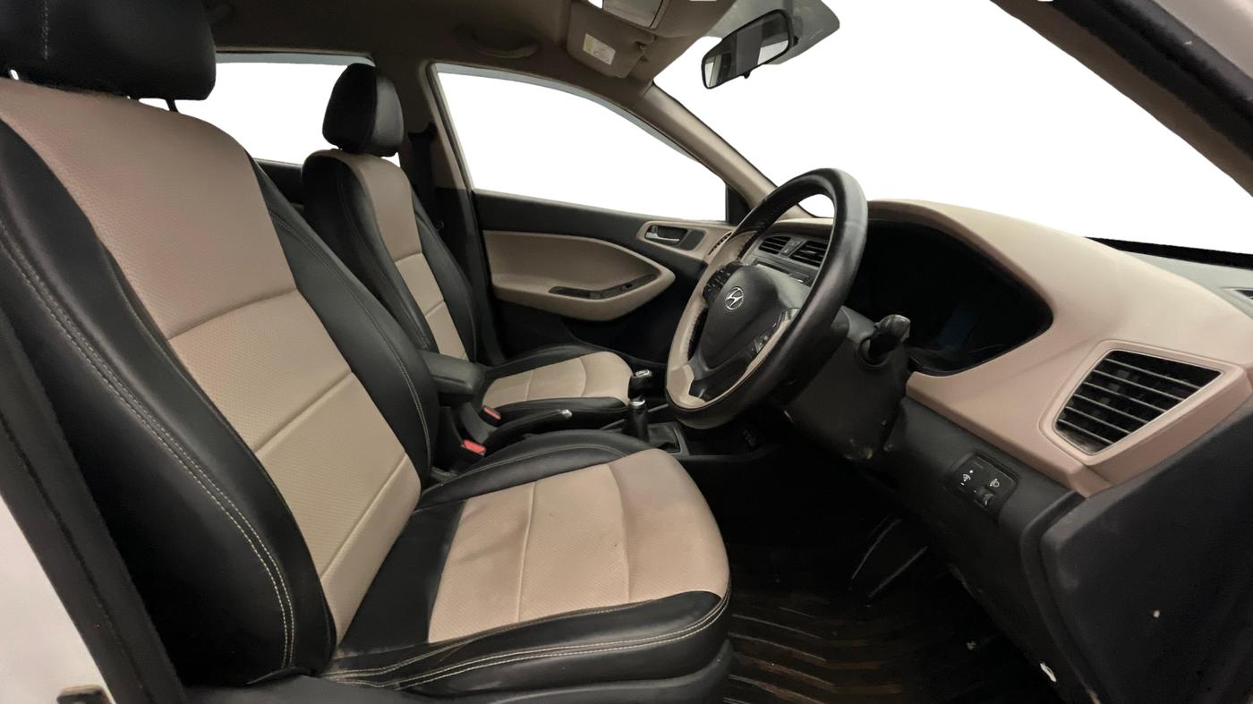 2015 Hyundai Elite i20 ASTA 1.2, Petrol, Manual, 1,08,297 km, Right Side Front Door Cabin