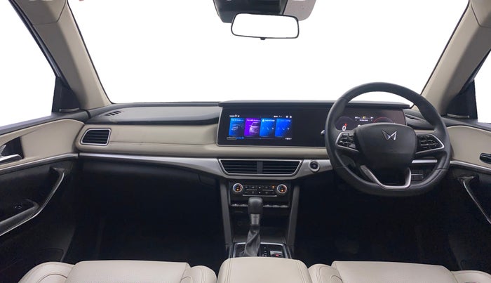 2023 Mahindra XUV700 AX 7 D AT AWD 7 STR, Diesel, Automatic, 94,253 km, Dashboard