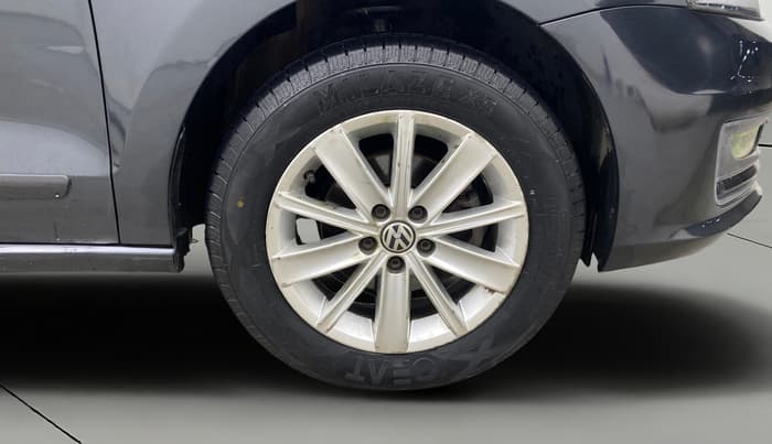 2016 Volkswagen Vento HIGHLINE PLUS 1.2 AT 16 ALLOY, Petrol, Automatic, 81,688 km, Right Front Wheel