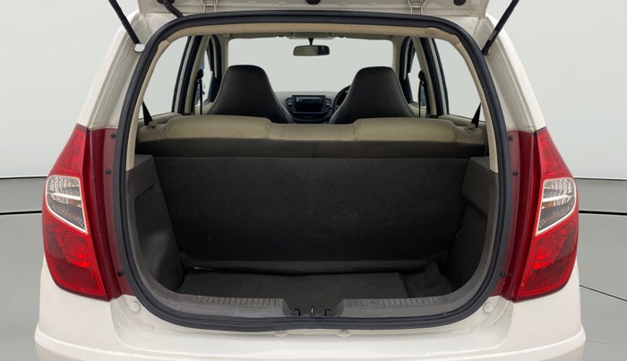 2015 Hyundai i10 MAGNA 1.1, Petrol, Manual, 28,251 km, Boot Open Zoomed View