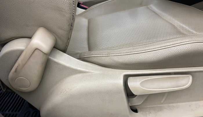 2014 Volkswagen Vento HIGHLINE DIESEL 1.6, Diesel, Manual, 12,300 km, Driver Side Adjustment Panel