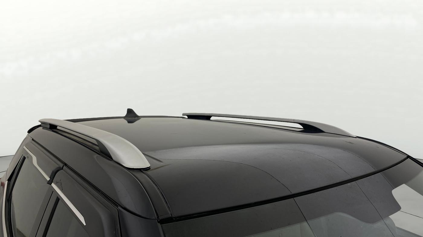 2022 Mahindra XUV300 W4 1.2 PETROL, Petrol, Manual, 1,08,779 km, Roof