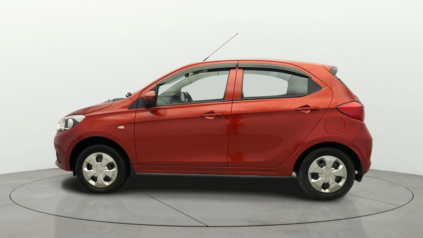2016 Tata Tiago XT PETROL, CNG, Manual, 52,175 km, Left Side
