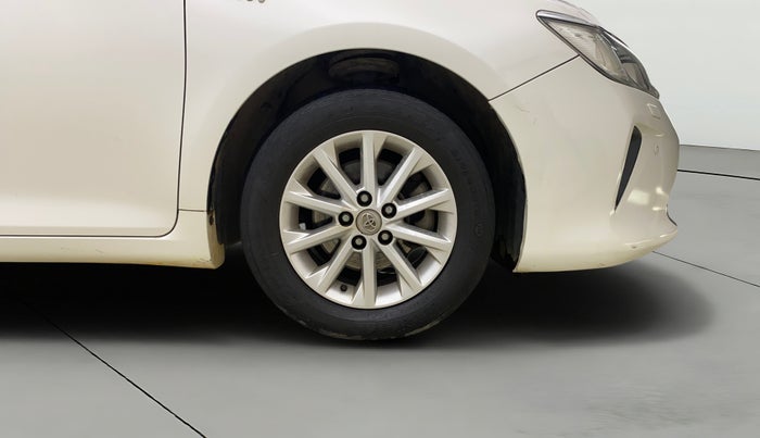 2016 Toyota Camry 2.5L AT, Petrol, Automatic, 65,294 km, Right Front Wheel