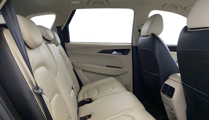 2021 MG HECTOR SHARP 1.5 PETROL CVT, Petrol, Automatic, 20,630 km, Right Side Rear Door Cabin