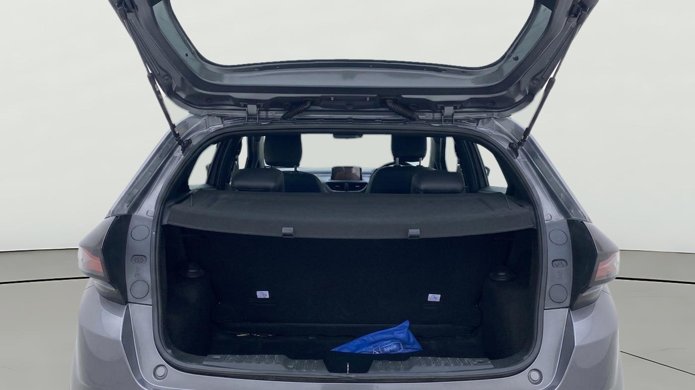 2022 Tata ALTROZ XZA PLUS DARK EDTION, Petrol, Automatic, 26,332 km, Boot Open Zoomed View
