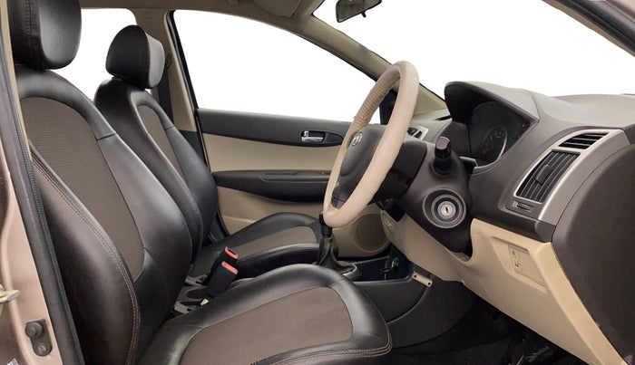 2013 Hyundai i20 MAGNA 1.2, Petrol, Manual, 66,737 km, Right Side Front Door Cabin
