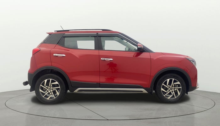 2023 Mahindra XUV300 W8 (O) 1.2 PETROL AMT, Petrol, Automatic, 18,366 km, Right Side View