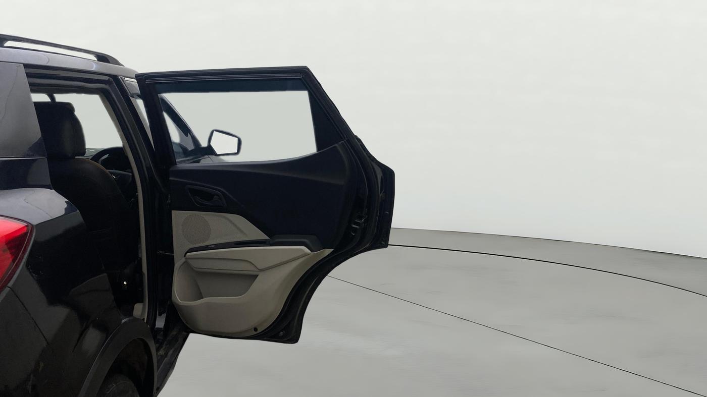 2023 Mahindra XUV300 W4 1.2 PETROL, Petrol, Manual, 68,057 km, RHS Rear Door