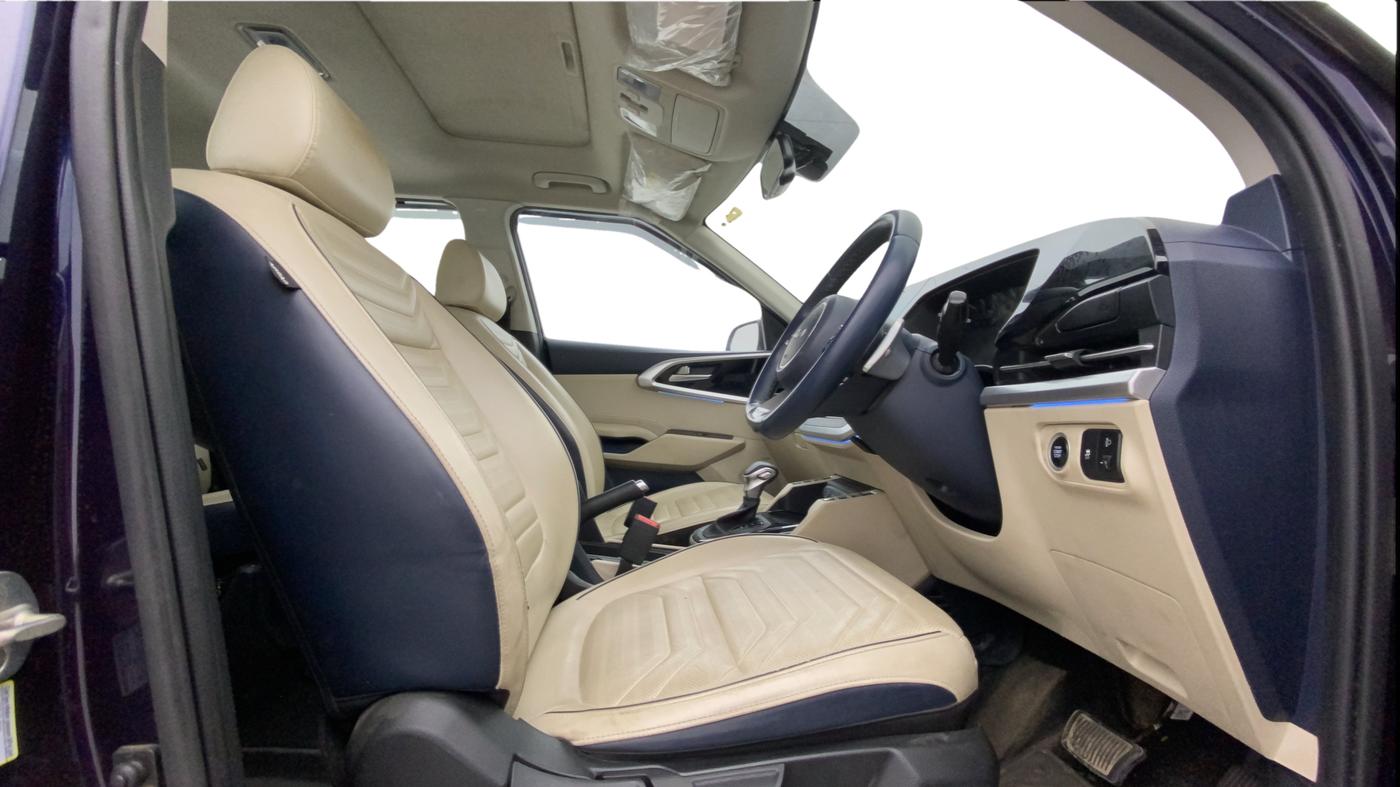 2022 KIA CARENS LUXURY PLUS 1.5 DIESEL AT 6 STR, Diesel, Automatic, 84,964 km, Right Side Front Door Cabin