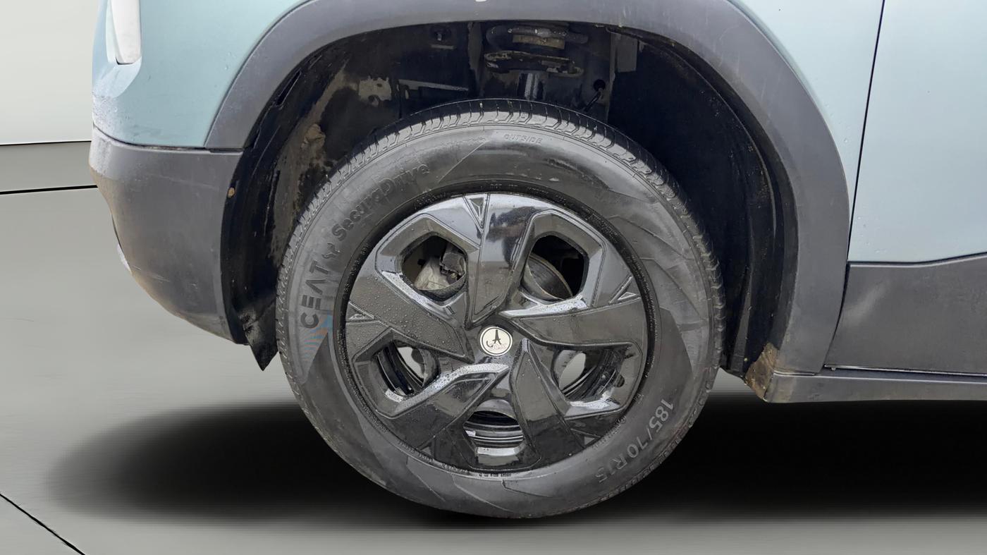2022 Tata PUNCH ACCOMPLISHED MT, CNG, Manual, 95,049 km, Left Front Wheel