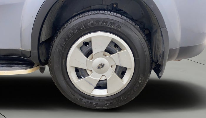 2016 Mahindra XUV500 W6 AT, Diesel, Automatic, 76,499 km, Left Rear Wheel