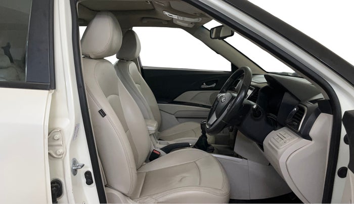 2019 Mahindra XUV300 W8 (O) 1.2 PETROL, Petrol, Manual, 75,045 km, Right Side Front Door Cabin