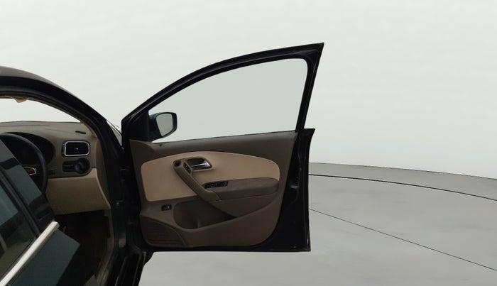 2014 Skoda Rapid AMBITION 1.6 MPI MT PLUS, CNG, Manual, 74,911 km, RHS Front Door