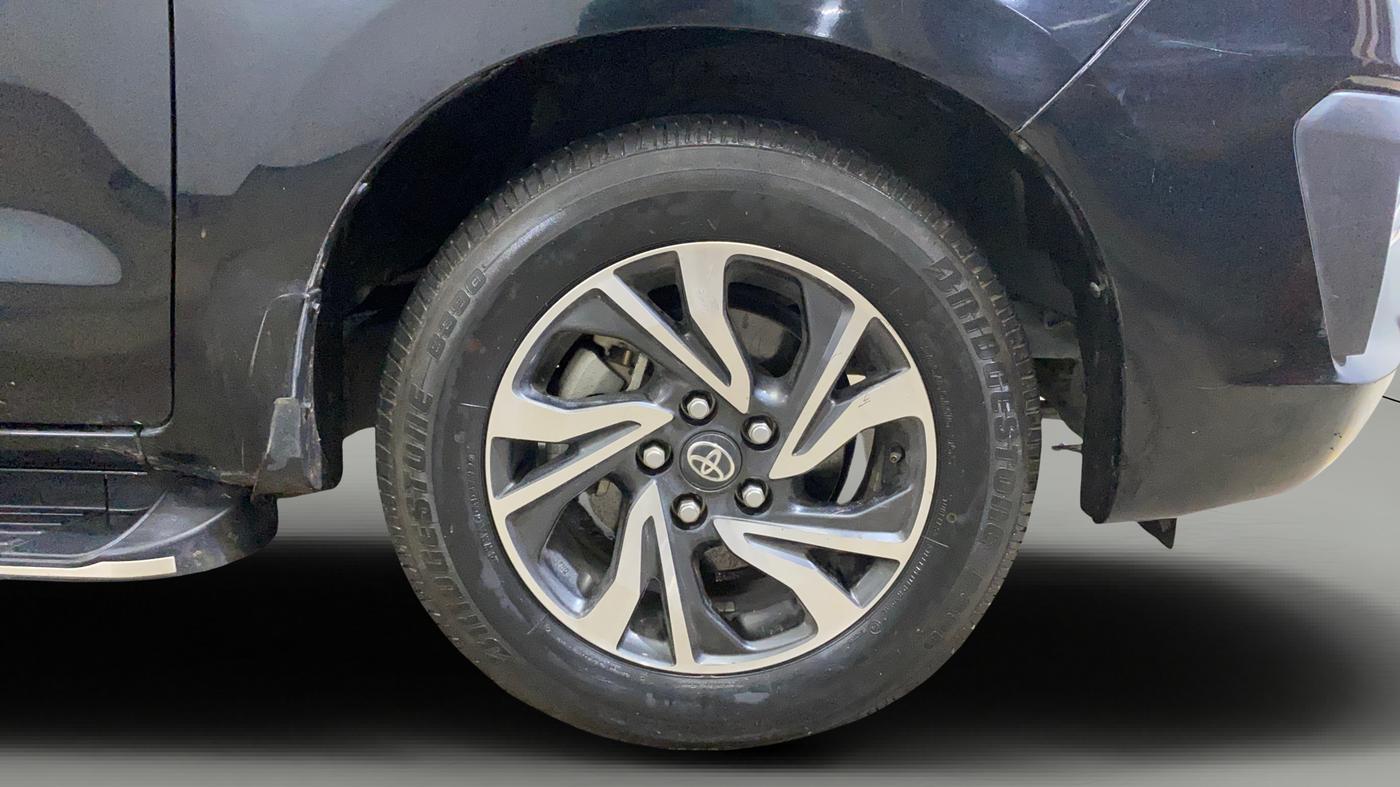 2022 Toyota Innova Crysta 2.7 GX AT 7 STR, Petrol, Automatic, 28,249 km, Right Front Wheel